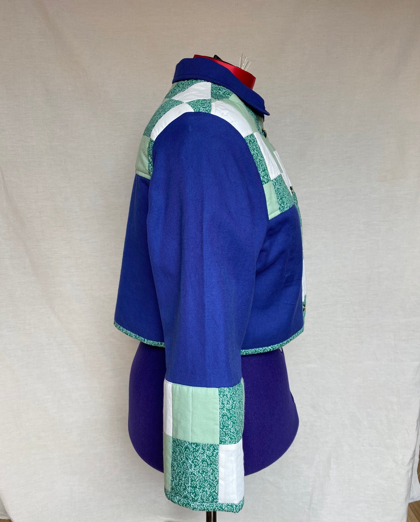 Veste de travail upcyclé - Toile bleu et Patchwork vert - Taille unique