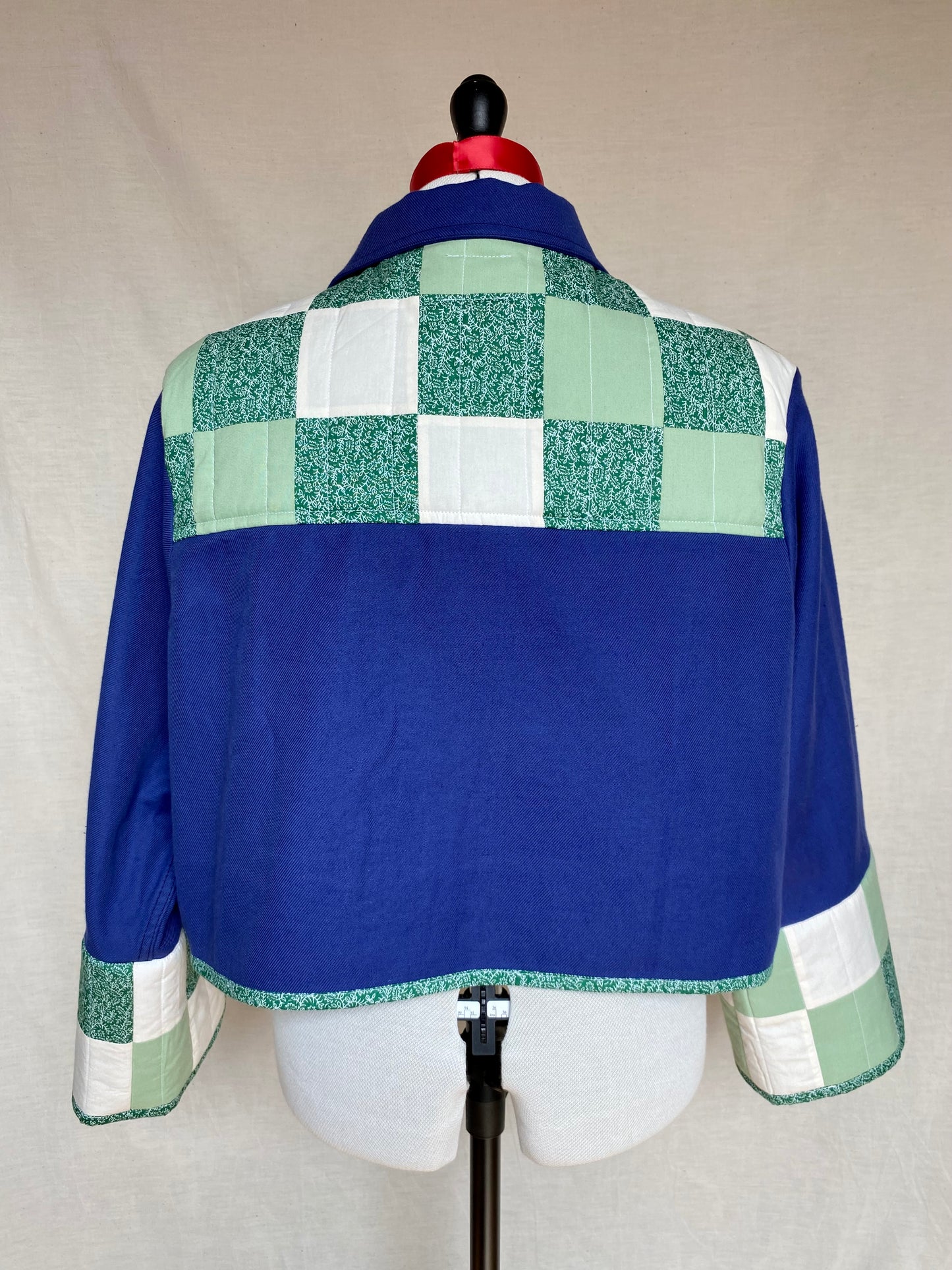 Veste de travail upcyclé - Toile bleu et Patchwork vert - Taille unique
