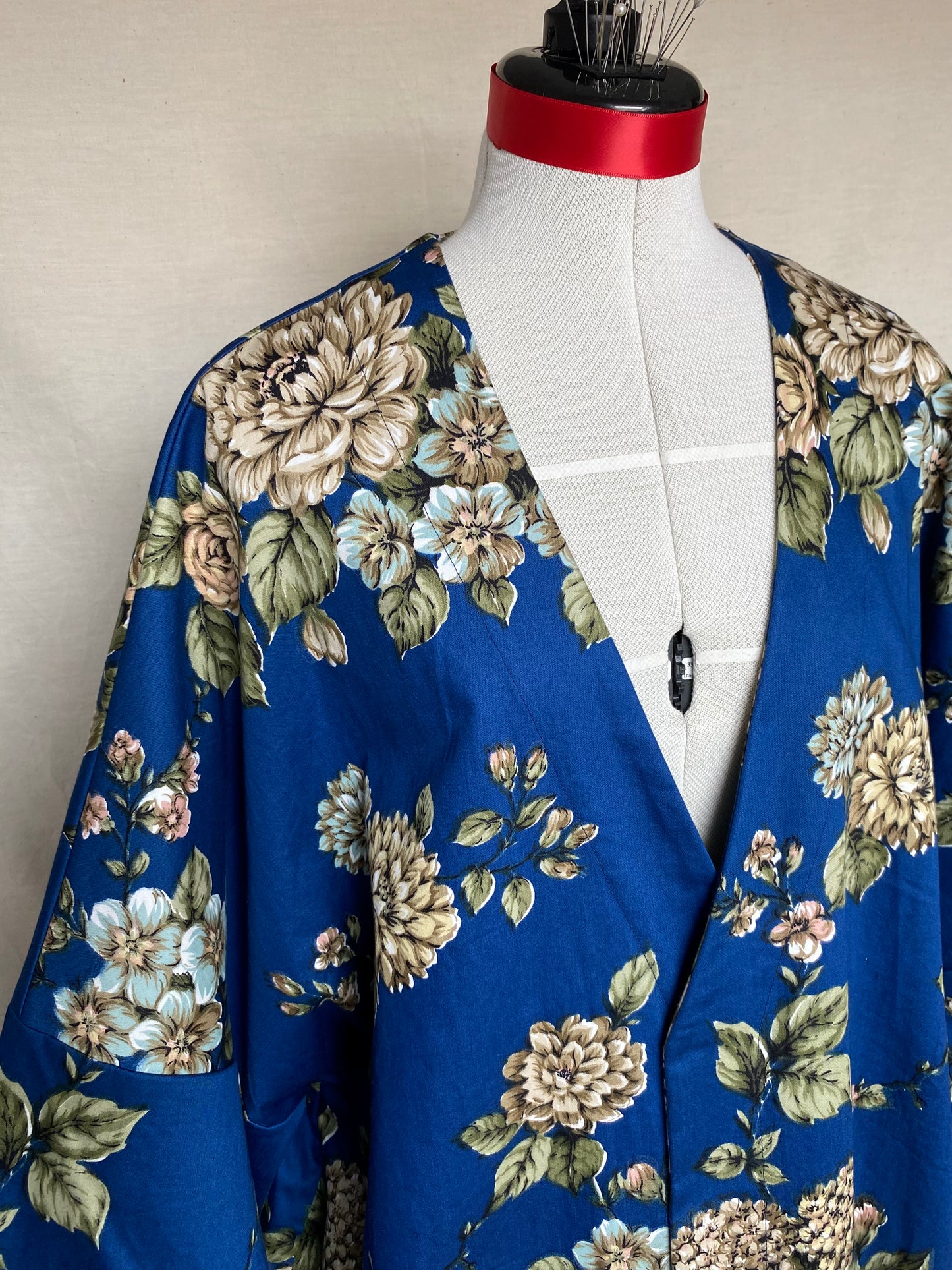 Kimono Centifolia - Fleuri bleu roi - Taille unique