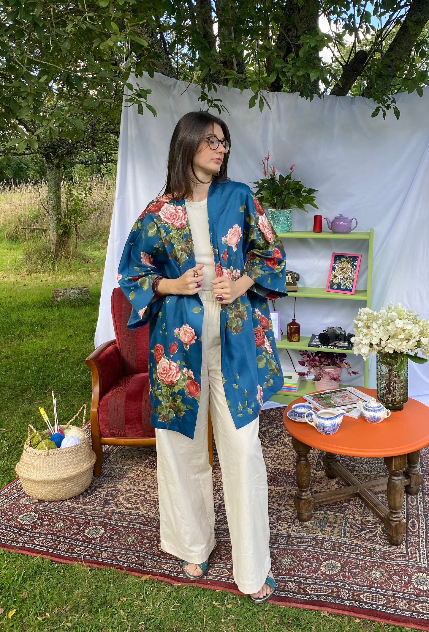 Kimono Damascena - Bleu cobalt motifs de roses - Taille unique